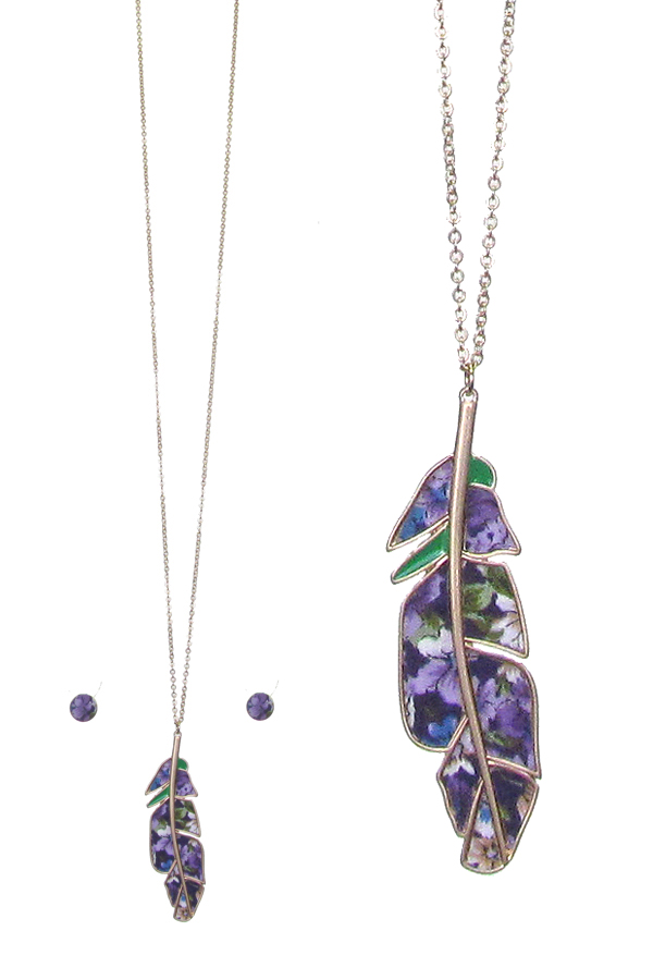Metal filigree and printed fabric feather pendant long necklace set