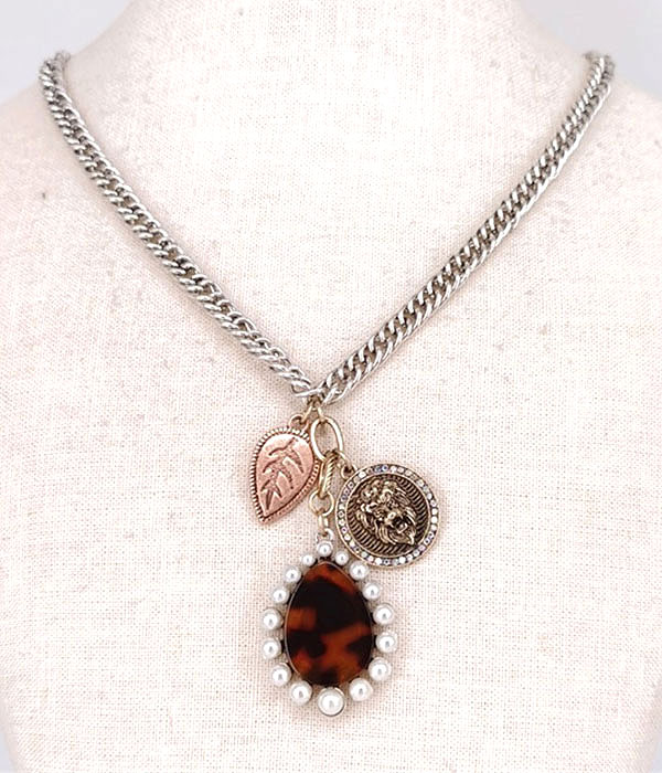 Tortoiseshell stone pendant necklace