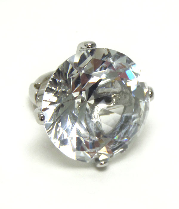 Big facet diamond stretch ring