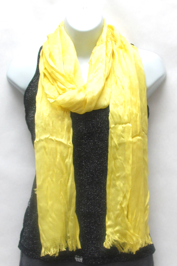 SOLID CRINKLE AND FRINGE EDGE SCARF