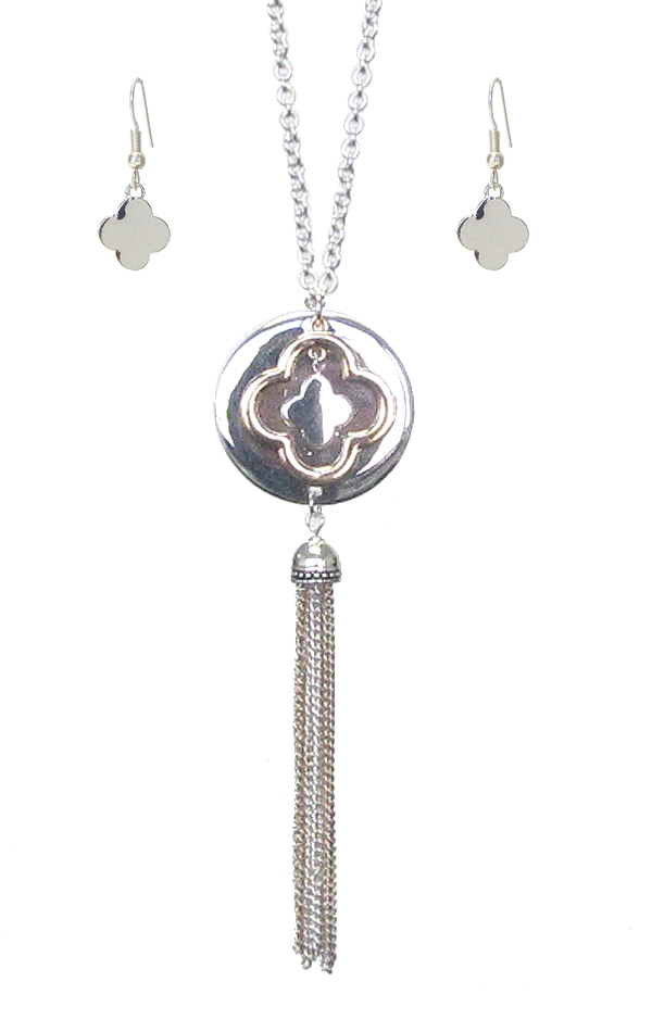 Quatro foil pendant and fine chain drop necklace set