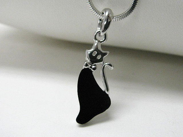 Made in korea whitegold plating mother of pearl cat pendant necklace