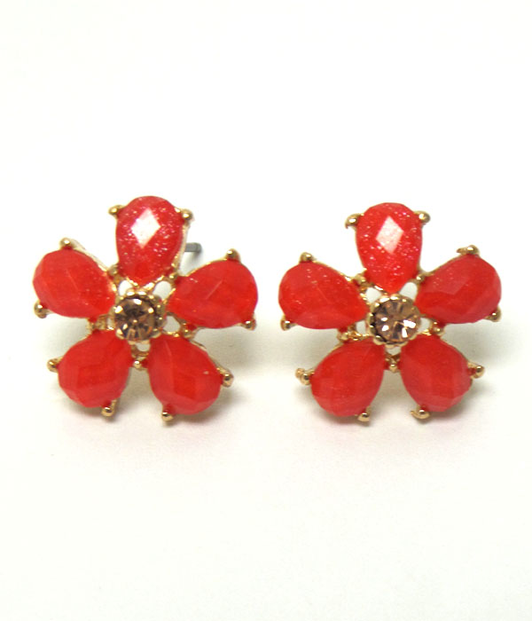 Crtystal center and facet stone petal flower stud earring