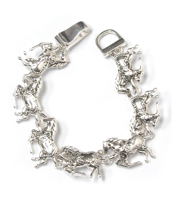 Designer textured horse link magnetic bracelet