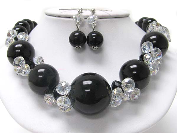 PEARL BEADS AND FACET GLASS CLUSTER NECKLACE EARRING SET