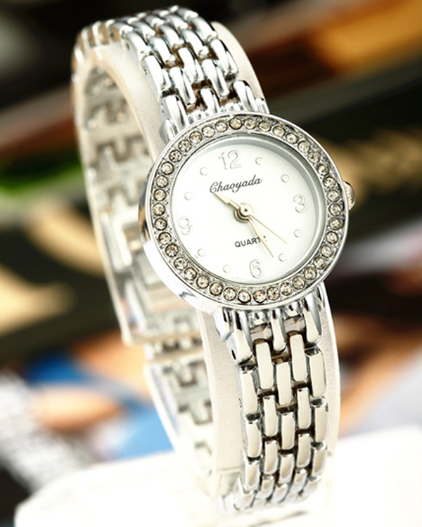 Crystal round face watch