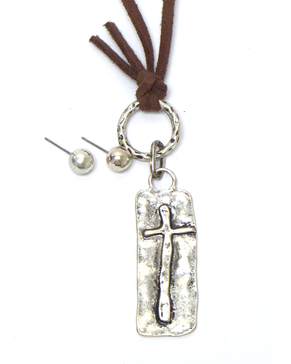 Metal textured cross with suede necklace set 