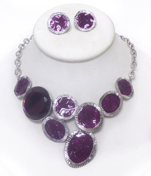 Metal linked multi shape necklace set