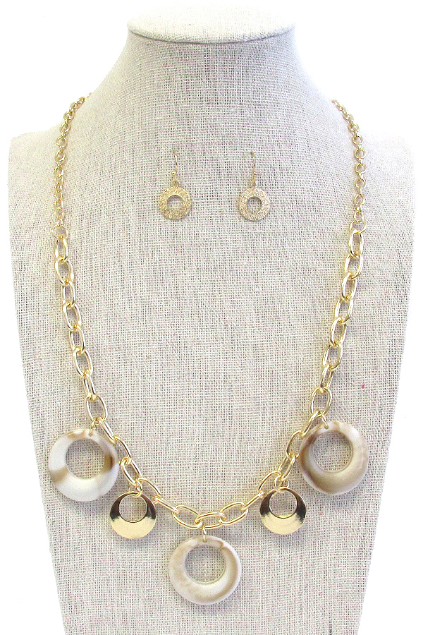 MULTI METAL RING DANGLE NECKLACE SET