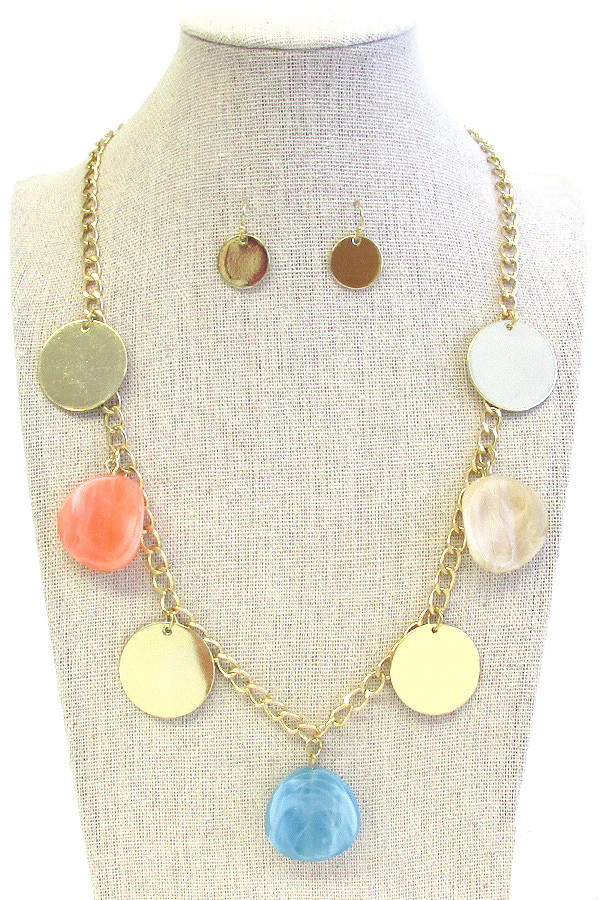 Multi metal and acrylic disc dangle necklace set
