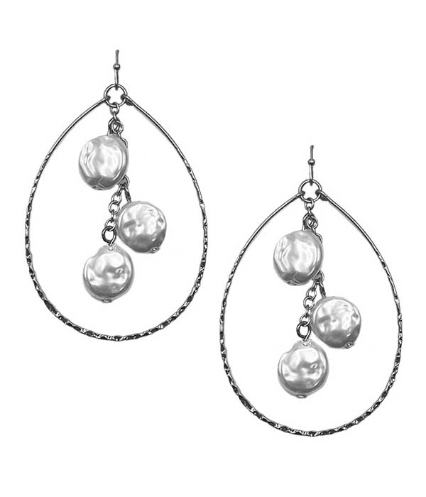 WIRE TEARDROP AND PEARL EARRING