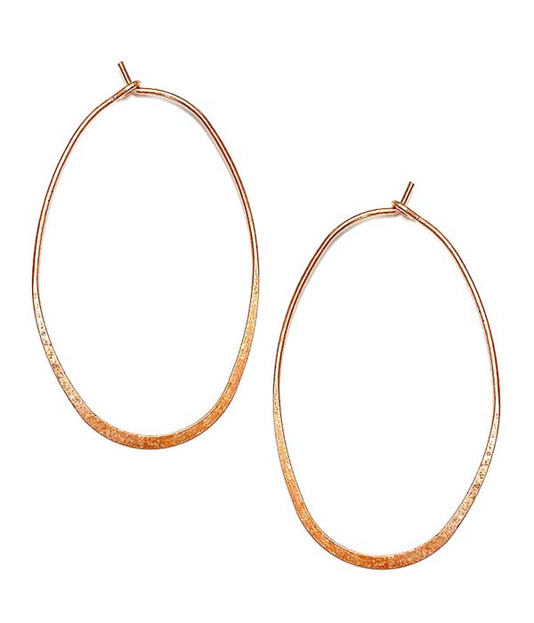 WIRE OVAL HOOP EARRING