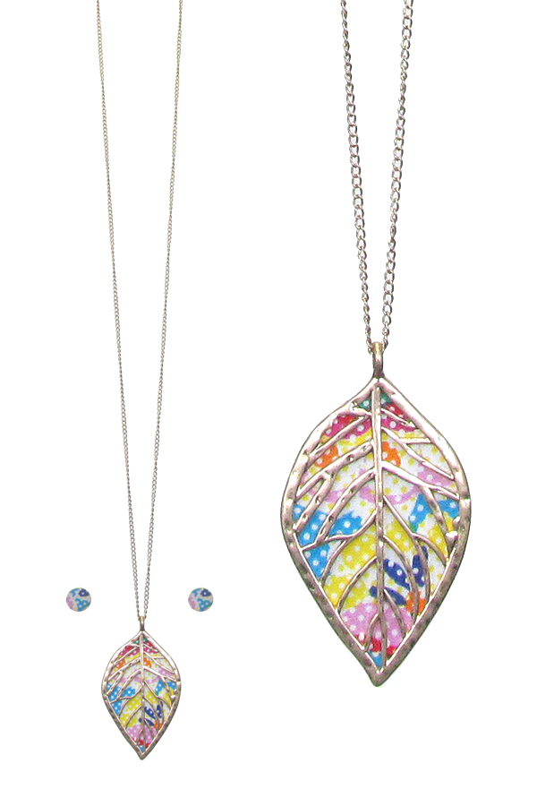 Metal filigree and printed fabric leaf pendant long necklace set