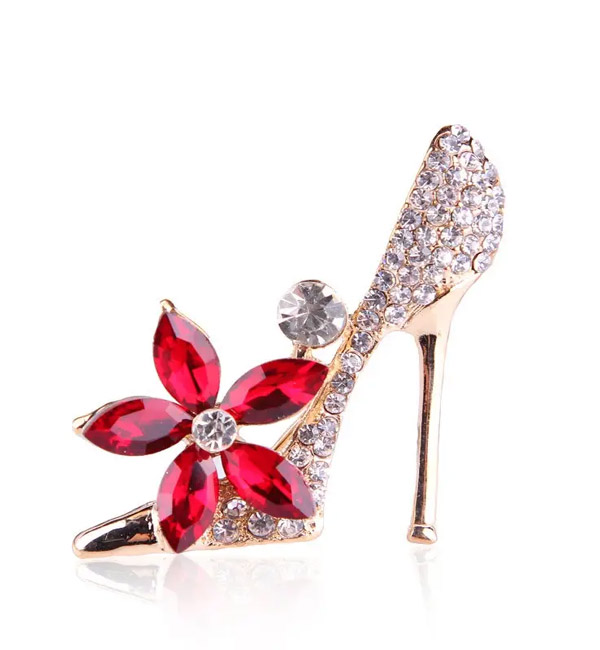 High-heeled shoe brooch
