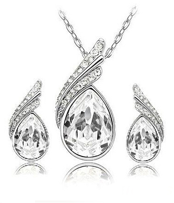 Teardrop crystal necklace set
