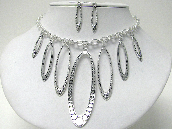 Multi size metal oval drop statement necklace earring set