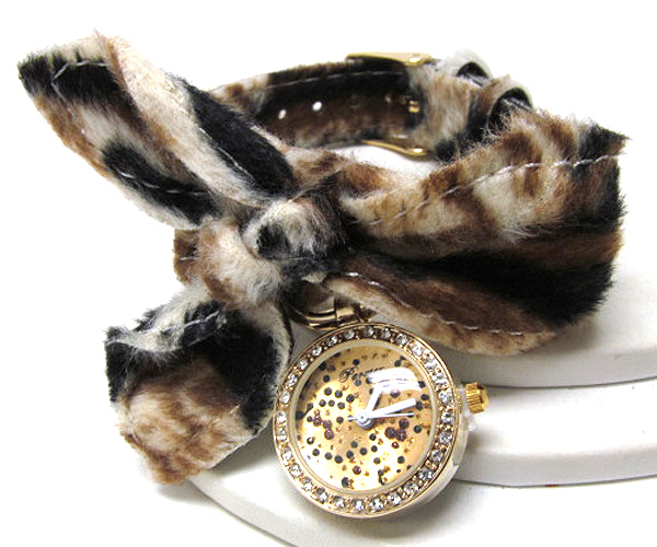 CRYSTAL DECO CASE AND ANIMAL PRINT DANGLE FACE FABRIC BAND WATCH