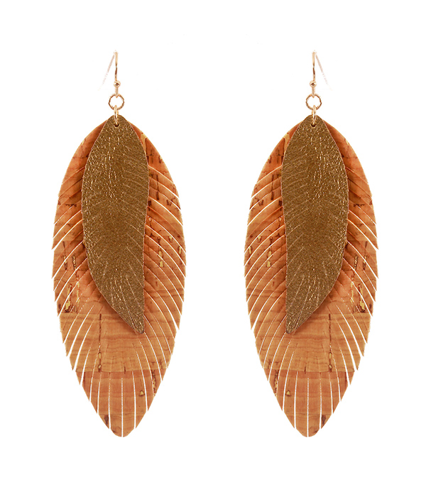 CORK AND LEATHERETTE MIX FEATHER EARRING