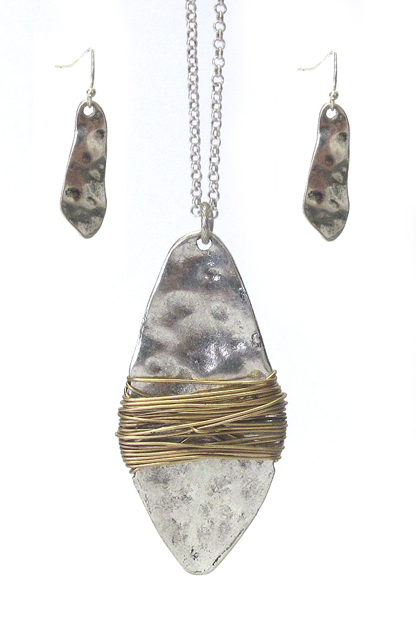 WIRE WRAP AND HAMMERED METAL PENDANT NECKLACE SET