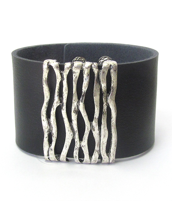 METAL BAR THICK LEATHER BAND BRACELET