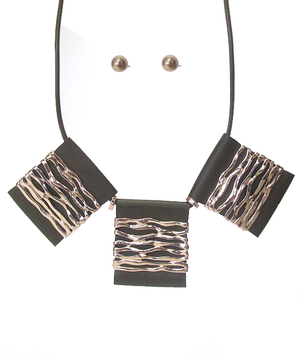 HAMMERED METAL BAR TRIPLE PENDANT NECKLACE SET