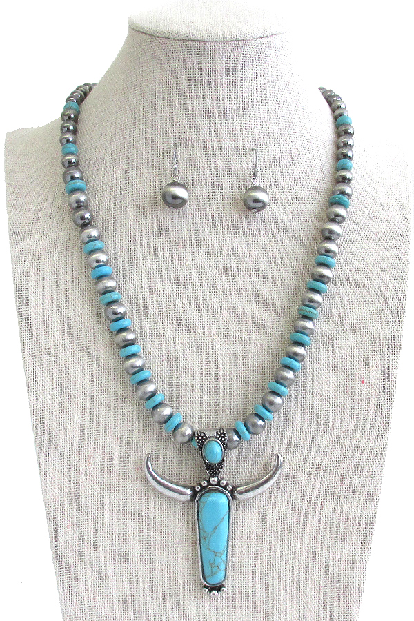 TURQUOISE LONGHORN PENDANT AND NAVAJO PEARL CHAIN NECKLACE