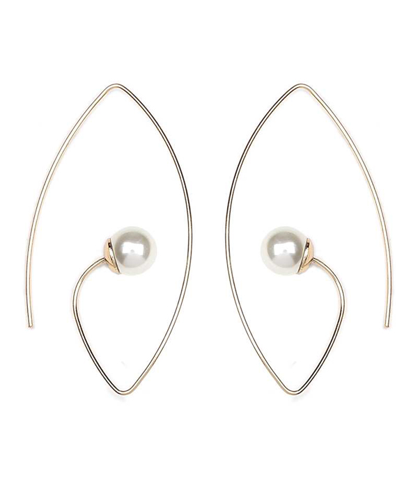 Pearl wire hook earring
