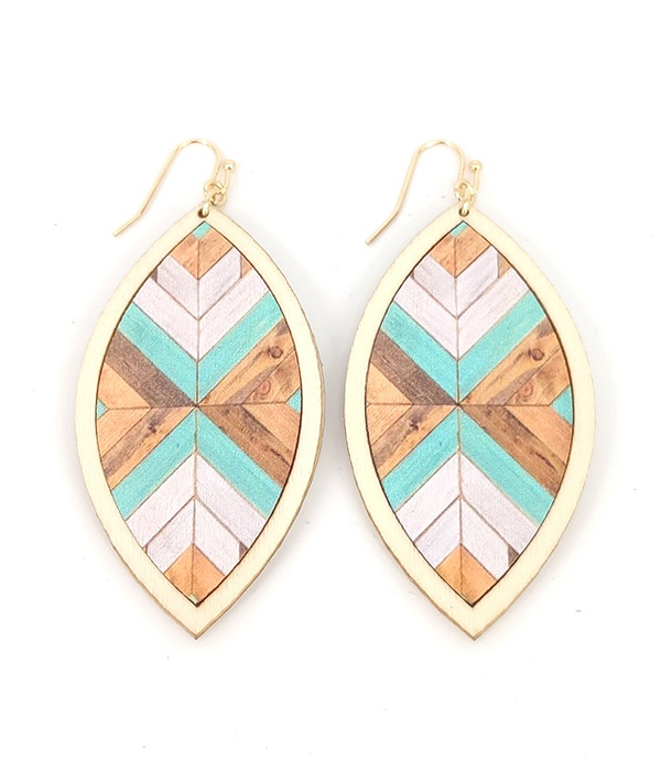 AZTEC PATTERN WOOD EARRING