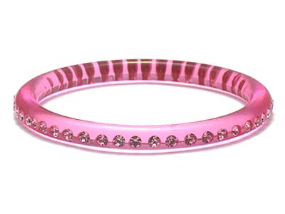 Clear single rine crystal plastic bracelet