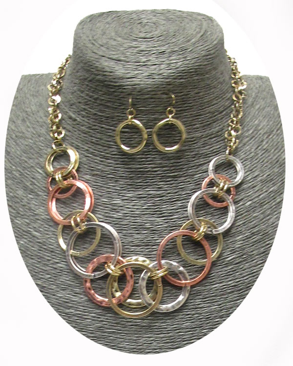 MULTI RING LINK NECKLACCE SET