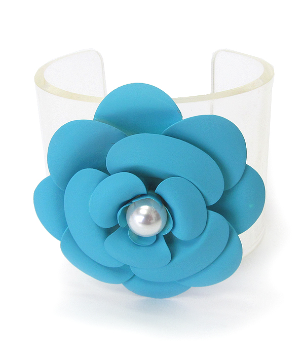 Pearl center metal flower and lucite ice bangle bracelet - nude fashion trend