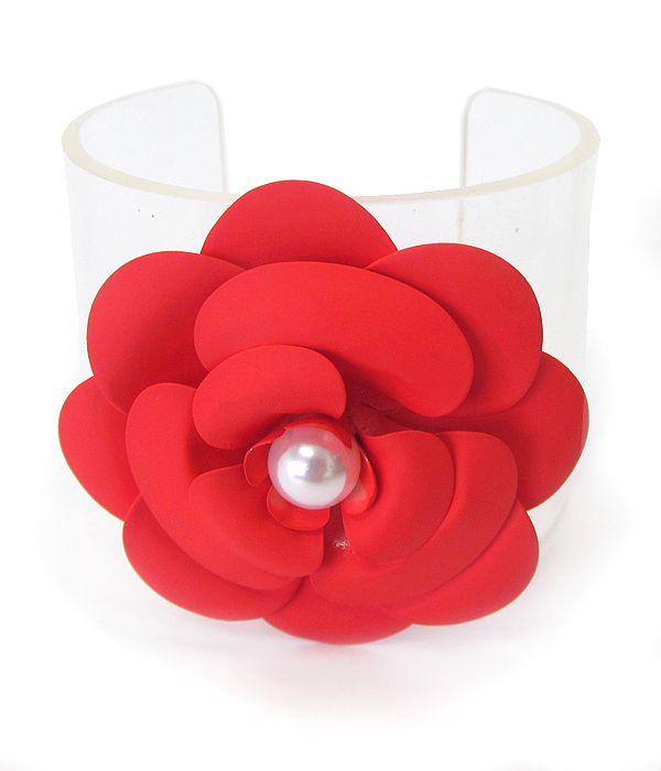 PEARL CENTER METAL FLOWER AND LUCITE ICE BANGLE BRACELET - NUDE FASHION TREND