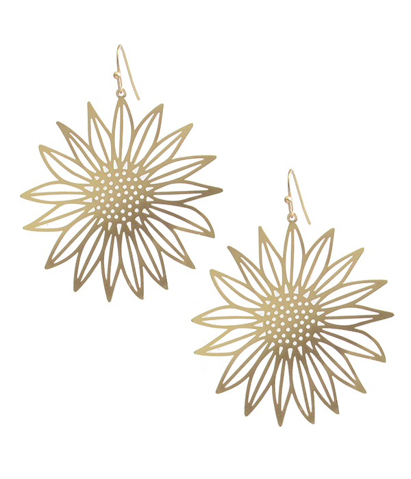 Metal filigree brass earring - flower