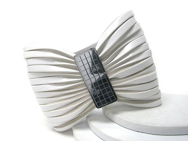 Synthetic leather cut and tied button bracelet