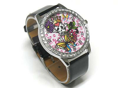 Tattoo background crystal round face watch