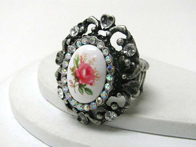 Retro vintage crystal and flower stone oval stretch ring