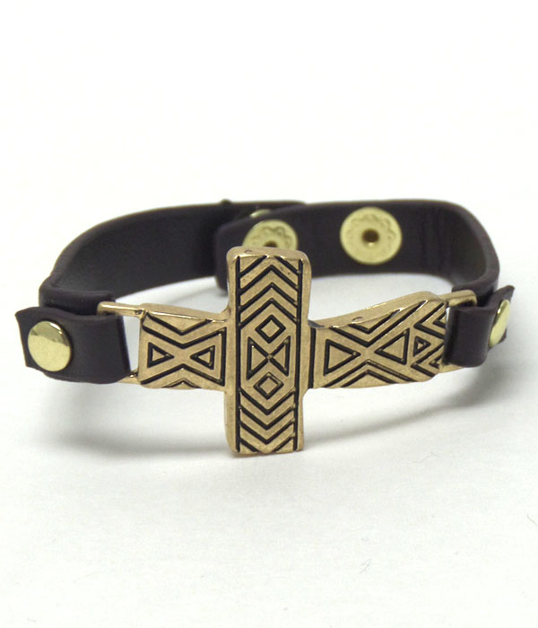 Tribal pattern cross leather band bracelet