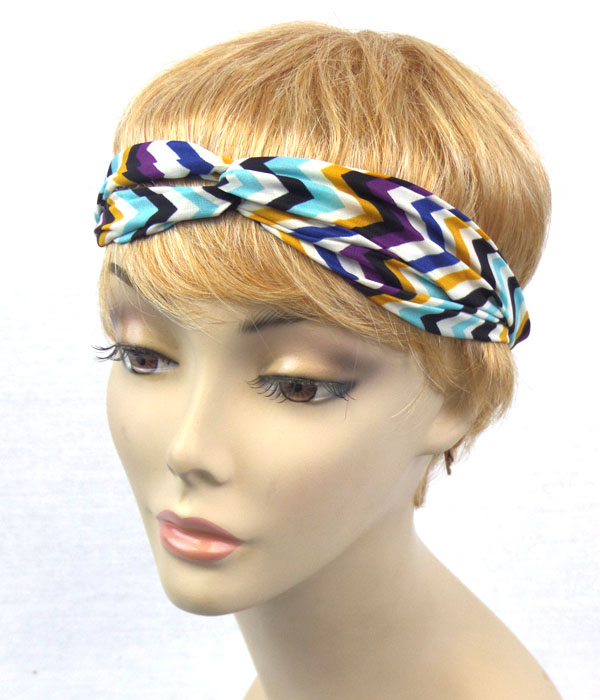 Chevron pattern stretch headband