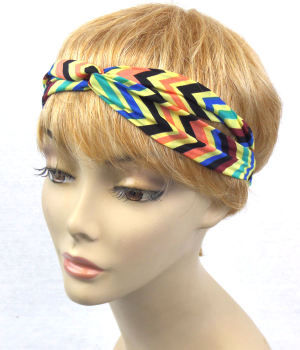 Chevron pattern stretch headband
