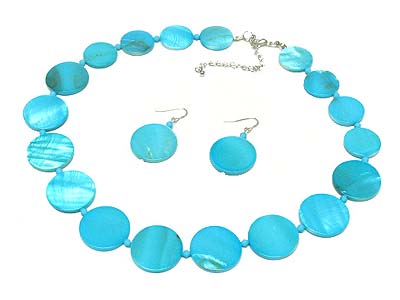 Multi round shell disk necklace and earring set