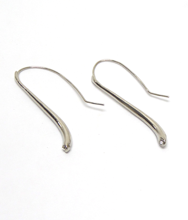 Metal curved bar earrings 