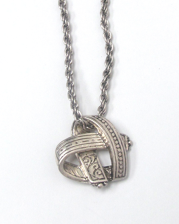 Textured heart pendant necklace