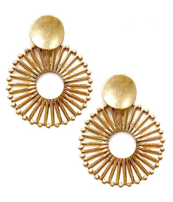 Metal disc earring