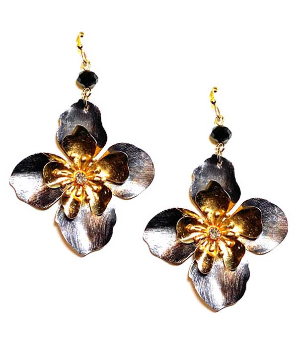 METAL FLOWER EARRING