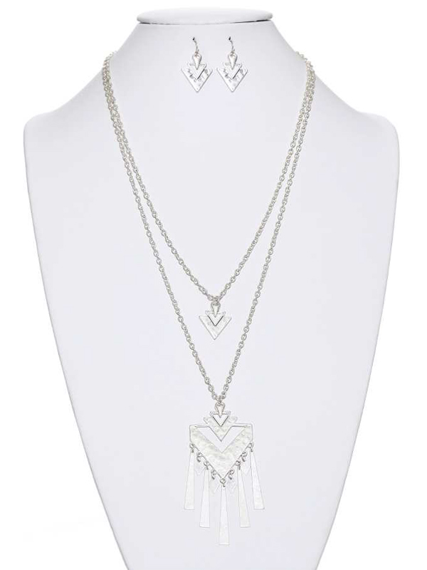 Hammered metal pendant bar drop double layer necklace set