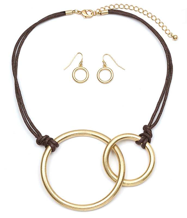 Double hoop link necklace set