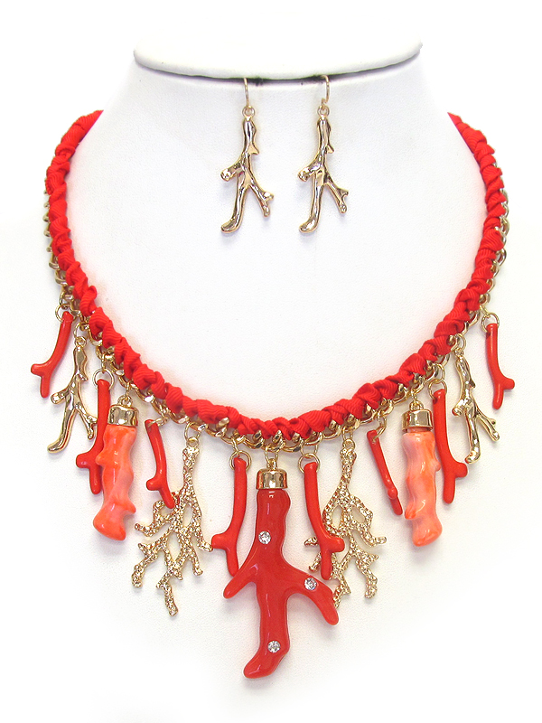 MULTI CORAL CHARM DROP CHUNKY NECKLACE SET