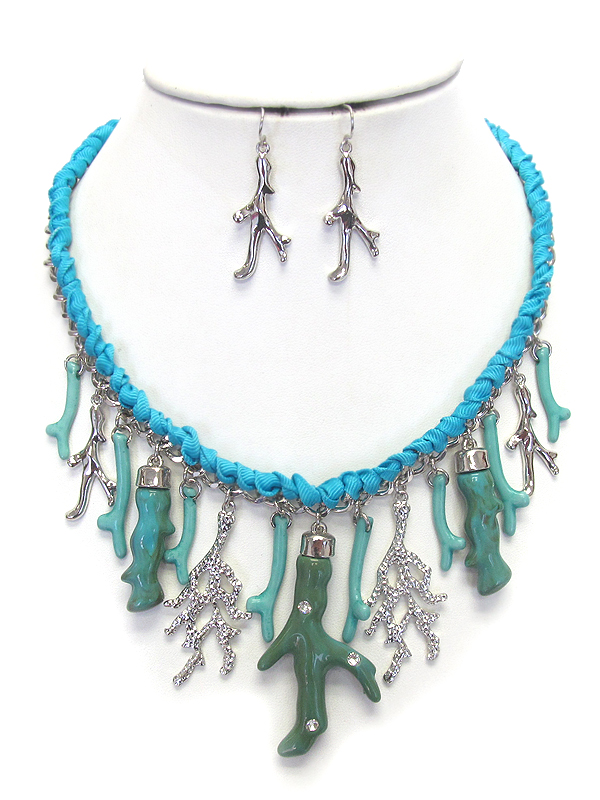 Multi coral charm drop chunky necklace set