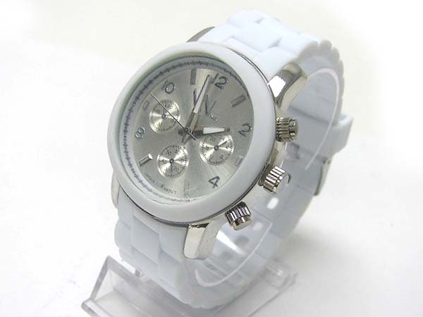 Round face fashion rubber band watch