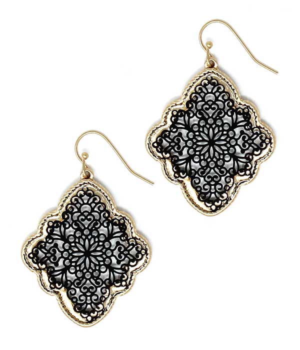 COLOR METAL FILIGREE EARRING